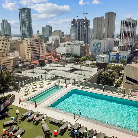 Modern & Chic Suite Downtown Miami One Block From Bayside Marketplace - Free Parking